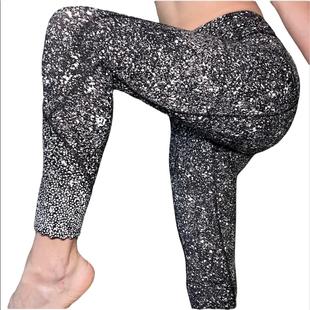 SOLD IN LIVE SHOW Lululemon Tight Stuff Tight II Splatter Scallop Hem - Picture 2 of 12